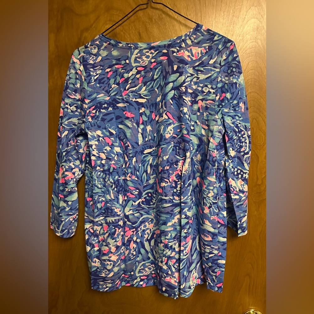 Lilly Pulitzer Colorful V-Neck Patterned Top - Picture 4 of 4